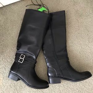 NEVER WORN BLACK BOOTS